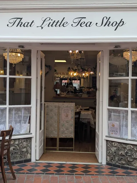 Inside the tearoom, photo 21